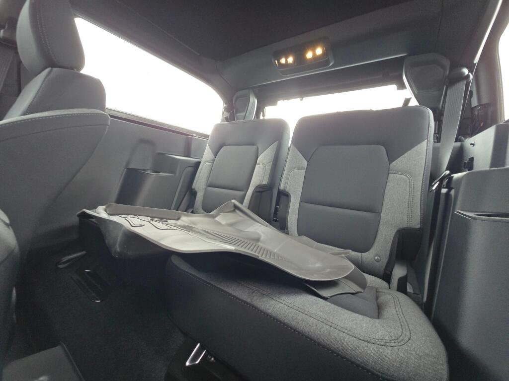 New 2025 Shadow Black Ford Base image 15