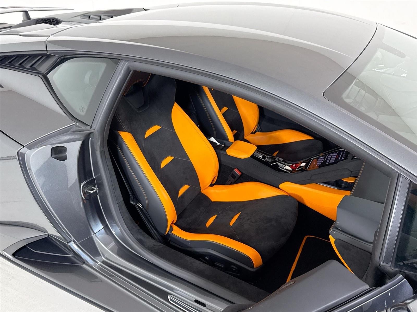 Used 2023 Grigio Lynx Lamborghini Tecnica | Front PPF | Functional Pkg image 27