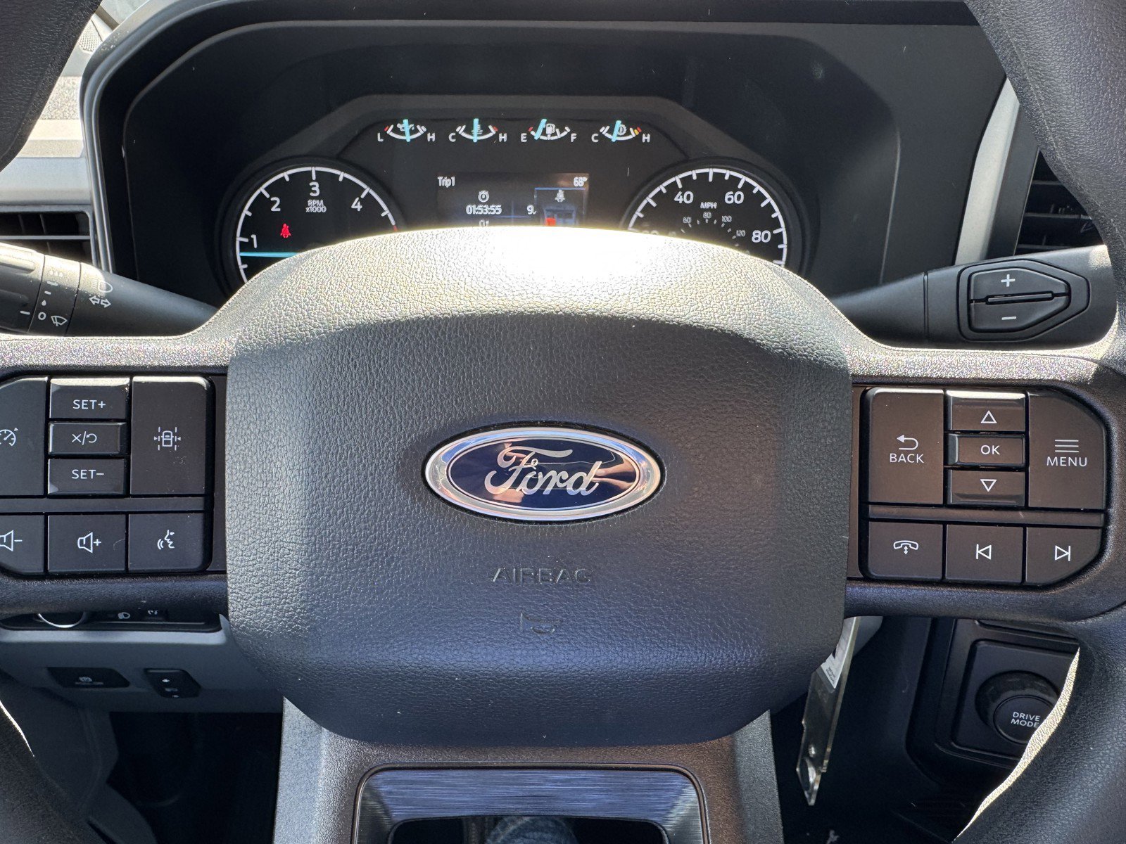 2025 Ford F-550 Super Duty Chassis Cab XLT - Photo 19