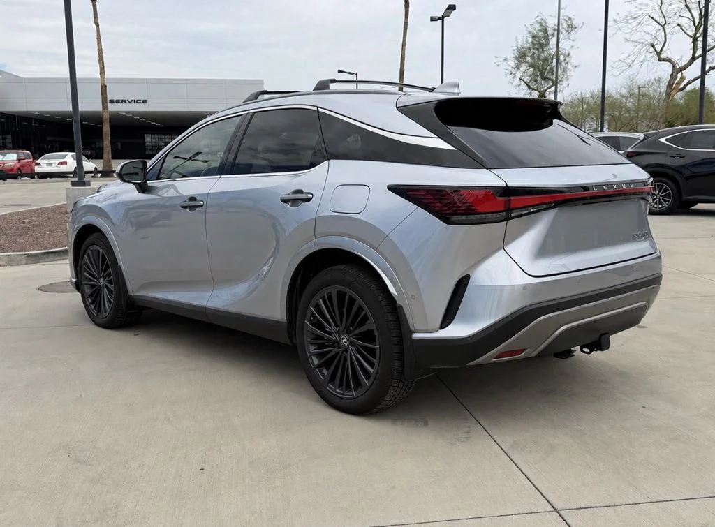Used 2025 Silver Lexus 350h Premium Plus image 4