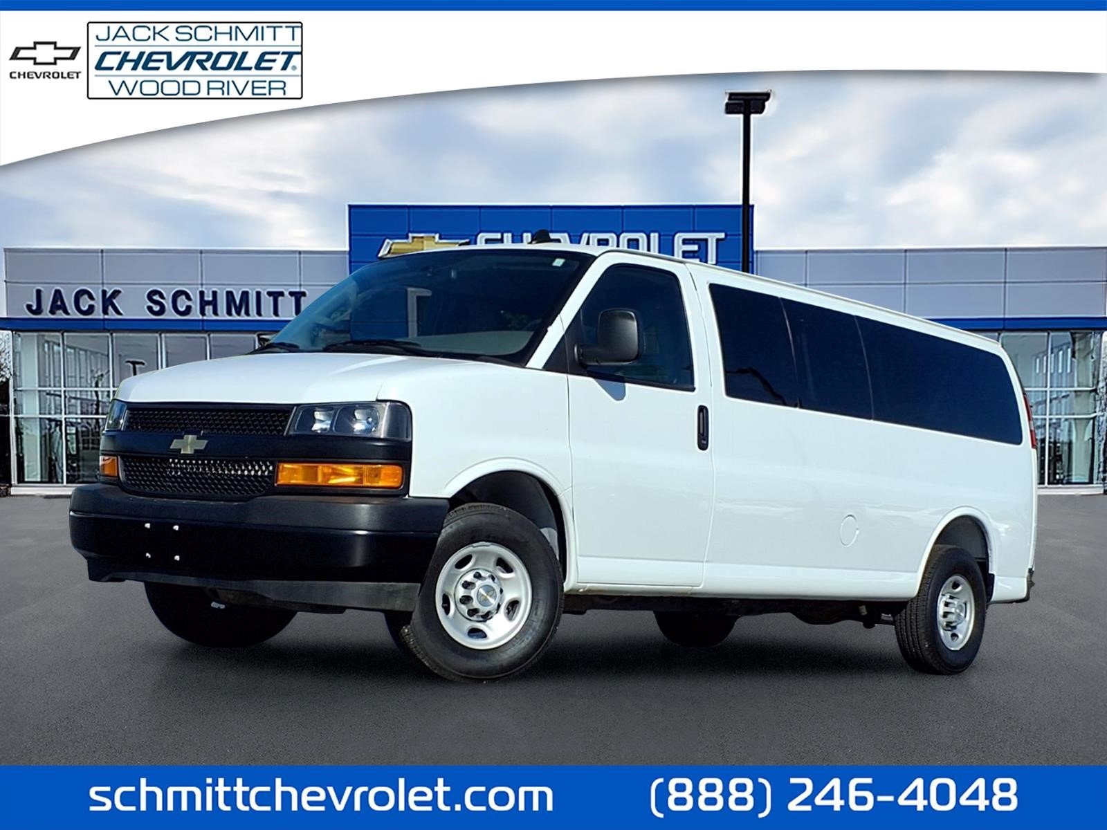 2025 Chevrolet Express 3500 LS Extended's photo