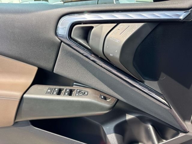 Certified Used 2025 Alpine White BMW 30 xDrive image 23
