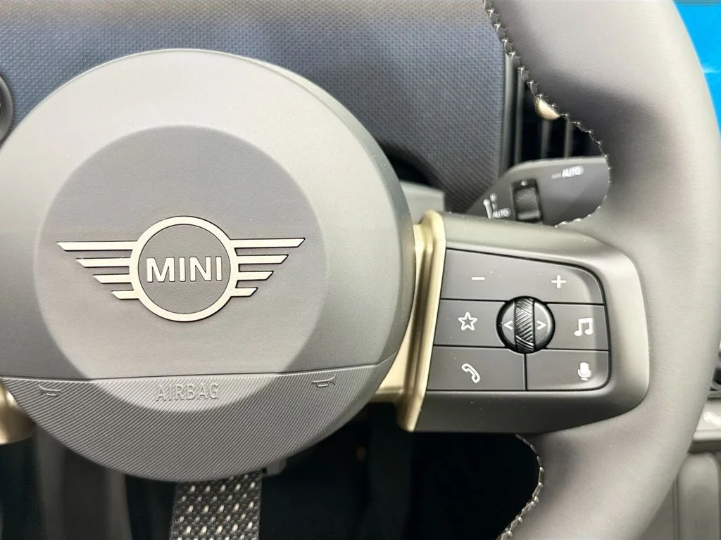 New 2026 Nanuq White Metallic MINI Signature Plus image 12