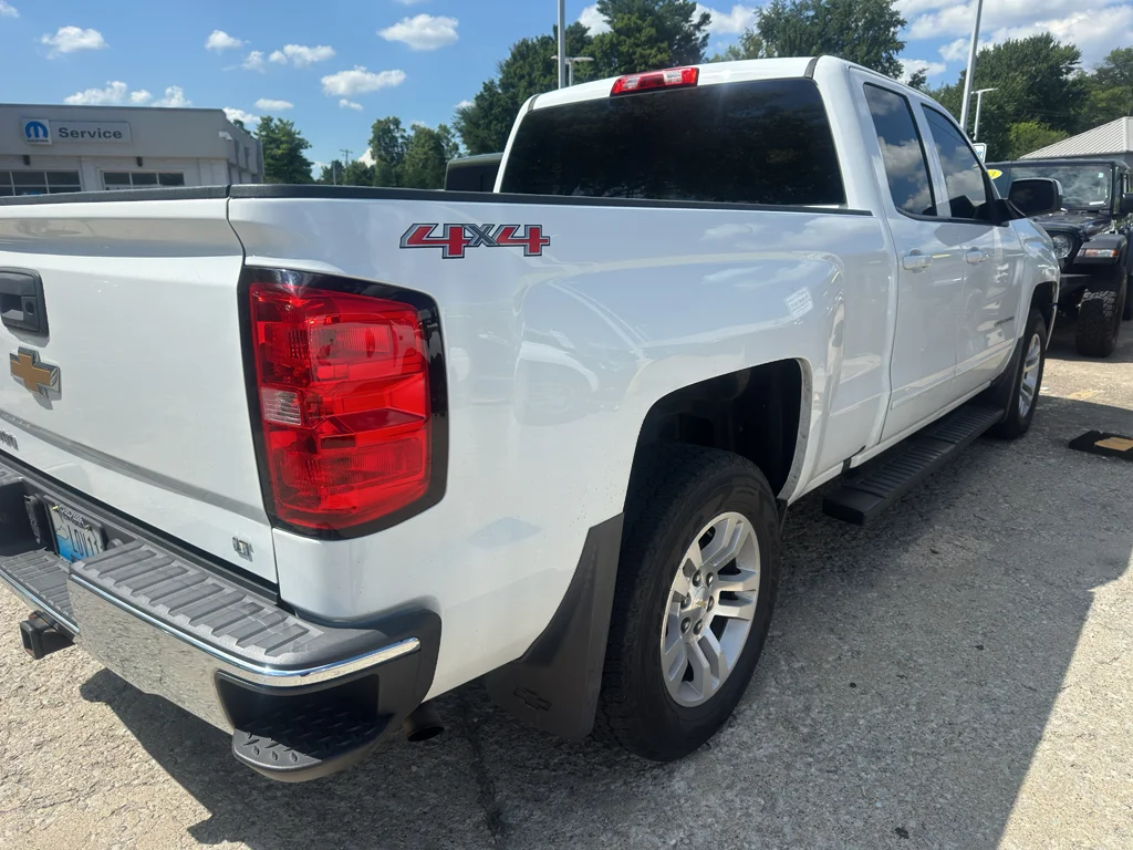 Used 2016 Summit White Chevrolet LT image 4