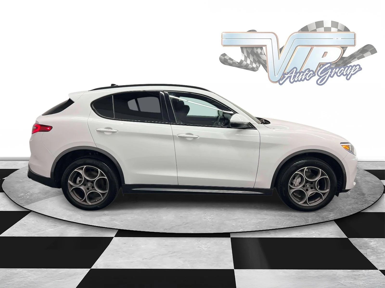 Used 2023 Alfa White Alfa Romeo Ti image 5