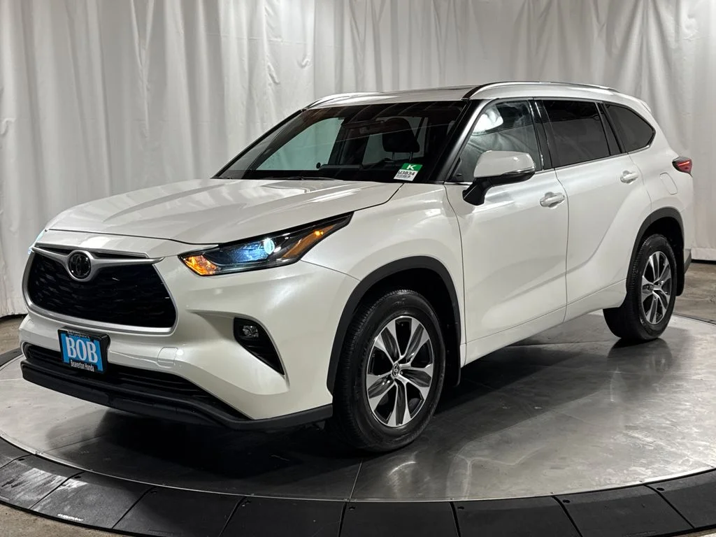 2021 Toyota Highlander XLE 4x4 V6's photo