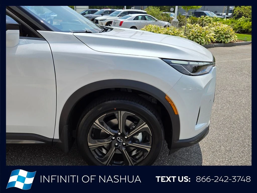 New 2027 2T RAD WHT INFINITI Autograph AWD image 15
