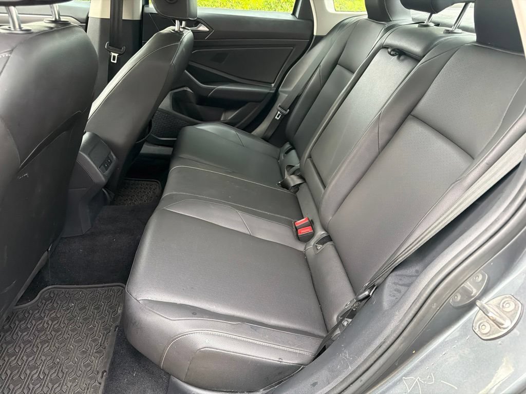 Used 2020 Gray Volkswagen 1.4T SE image 5
