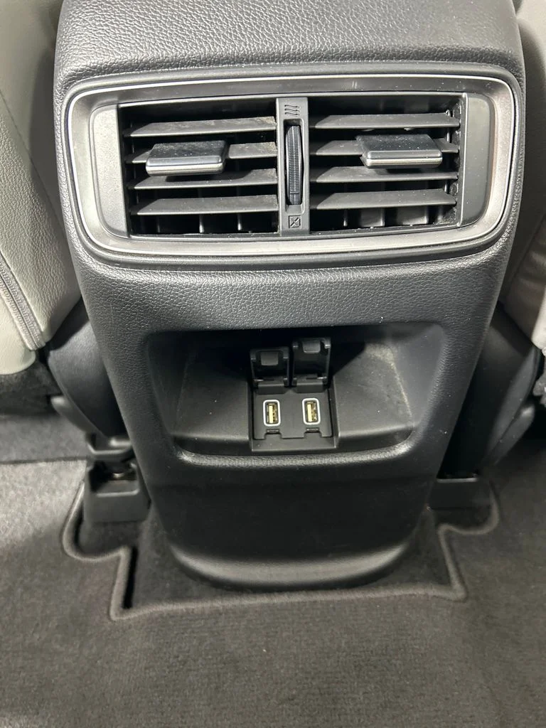 Used 2018 Silver Honda Touring image 17