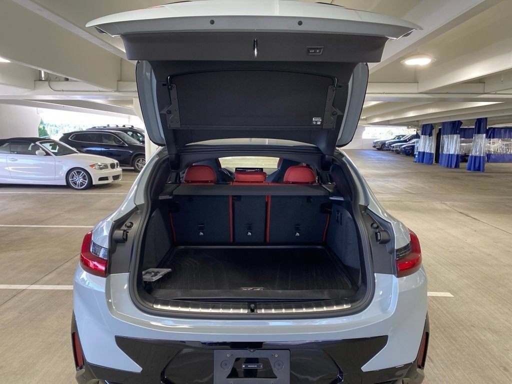 Used 2025 Brooklyn Grey Metallic BMW  image 7