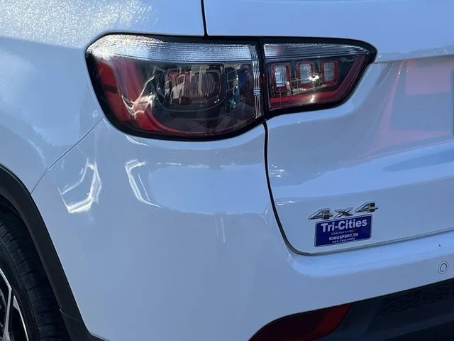 Used 2025 White Jeep Limited image 5