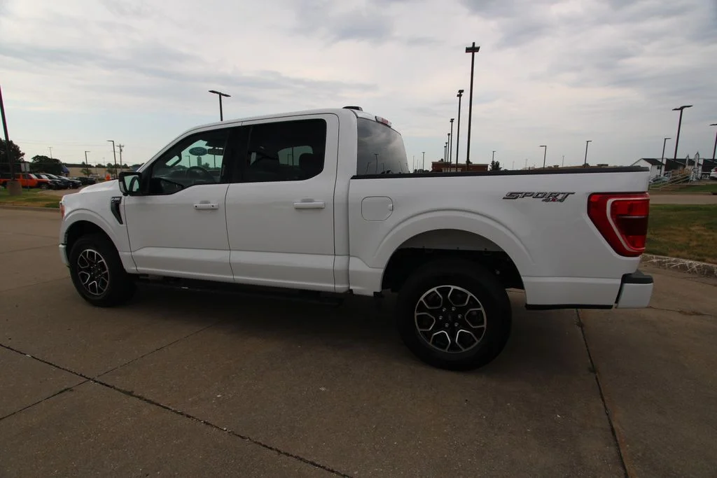 Used 2023 Oxford White Ford XLT image 18