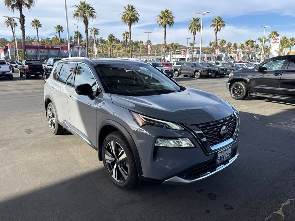 Used 2022 Gray Nissan Platinum image 2