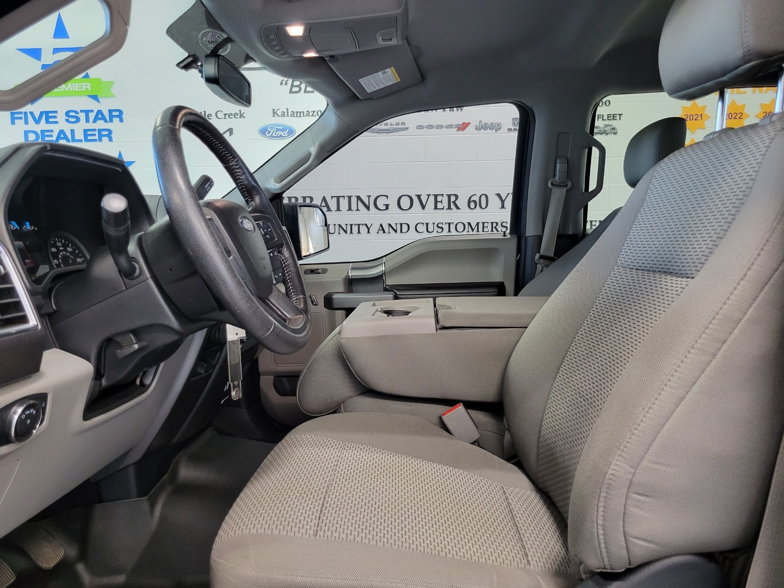 Used 2016 Blue Ford XLT image 8
