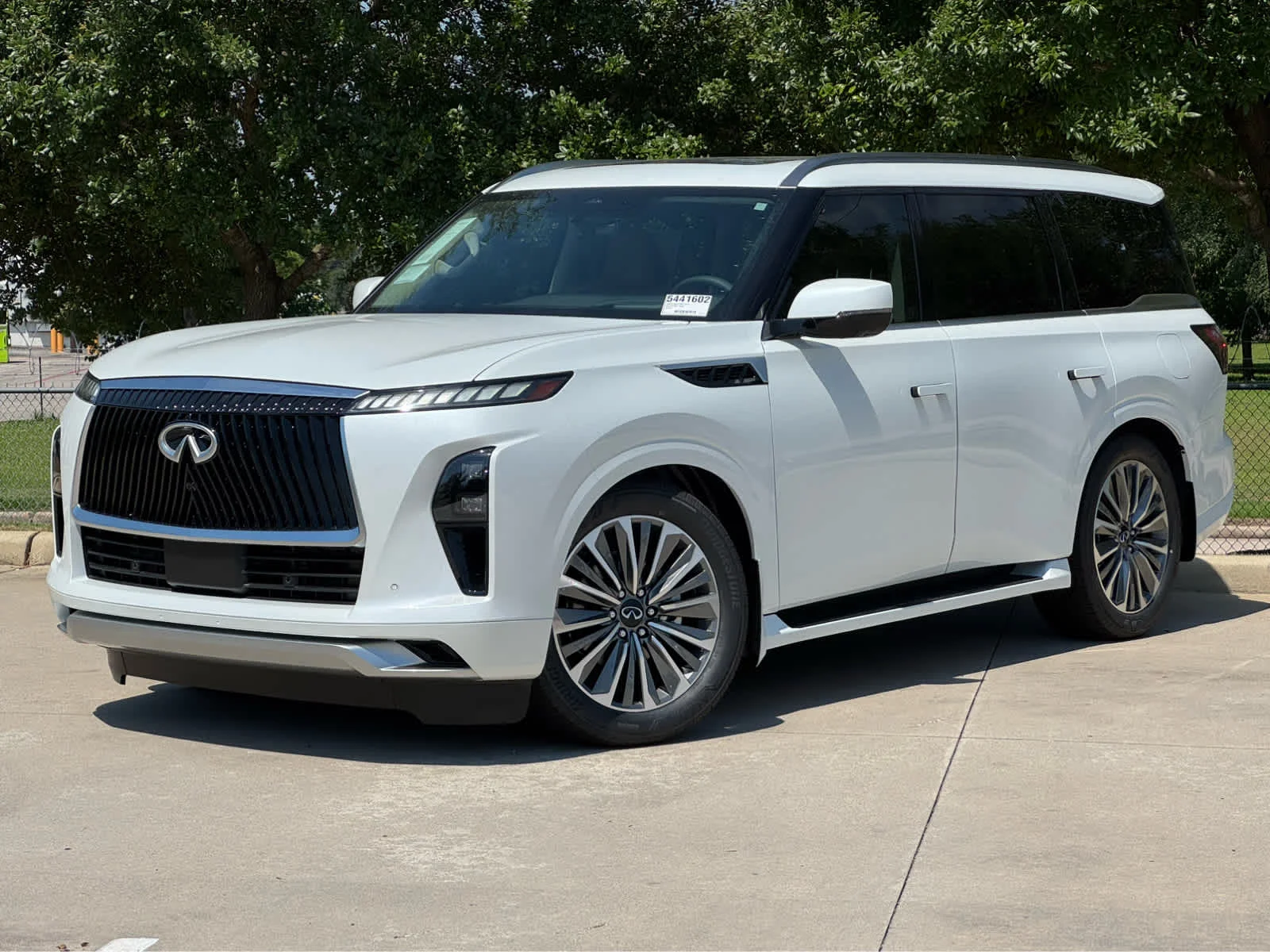 2026 INFINITI QX80 Luxe's photo