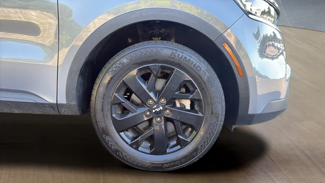 Used 2023 Silver Kia X-Line S image 27