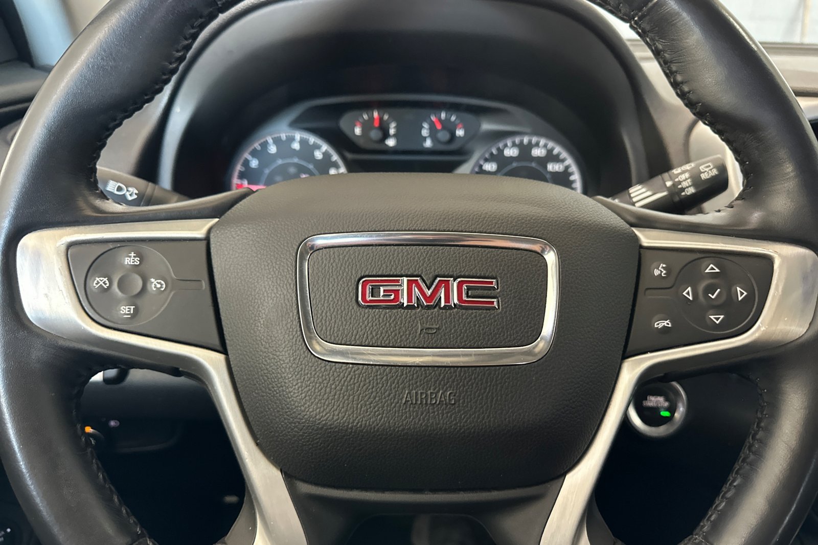 Used 2018 Blue GMC SLE image 25
