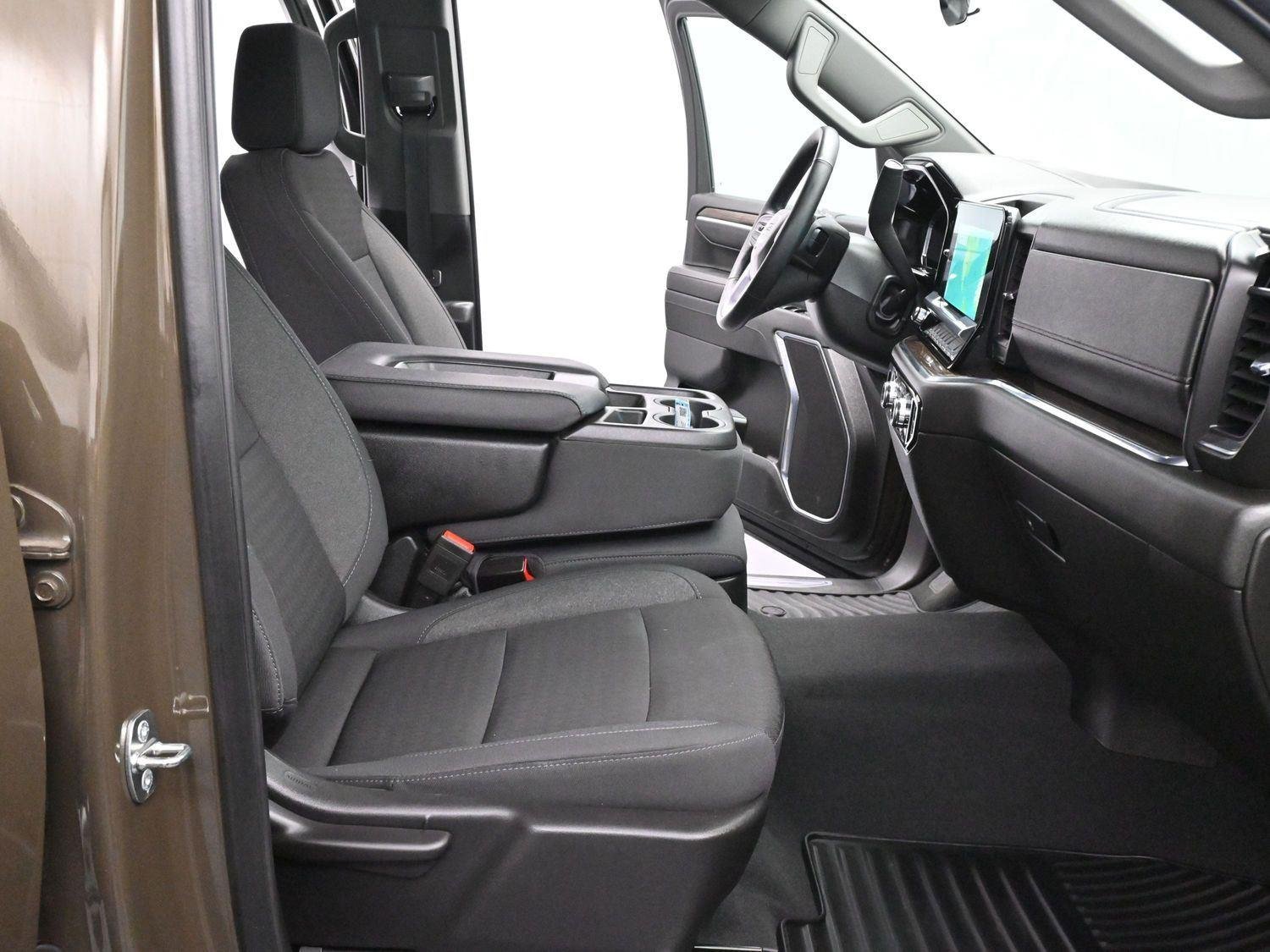 Used 2023 Deep Bronze Metallic GMC Elevation image 29