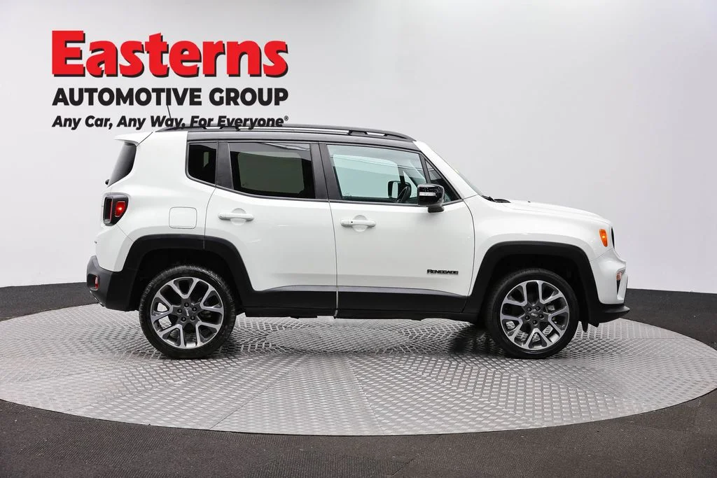 Used 2022 White Jeep Limited image 4