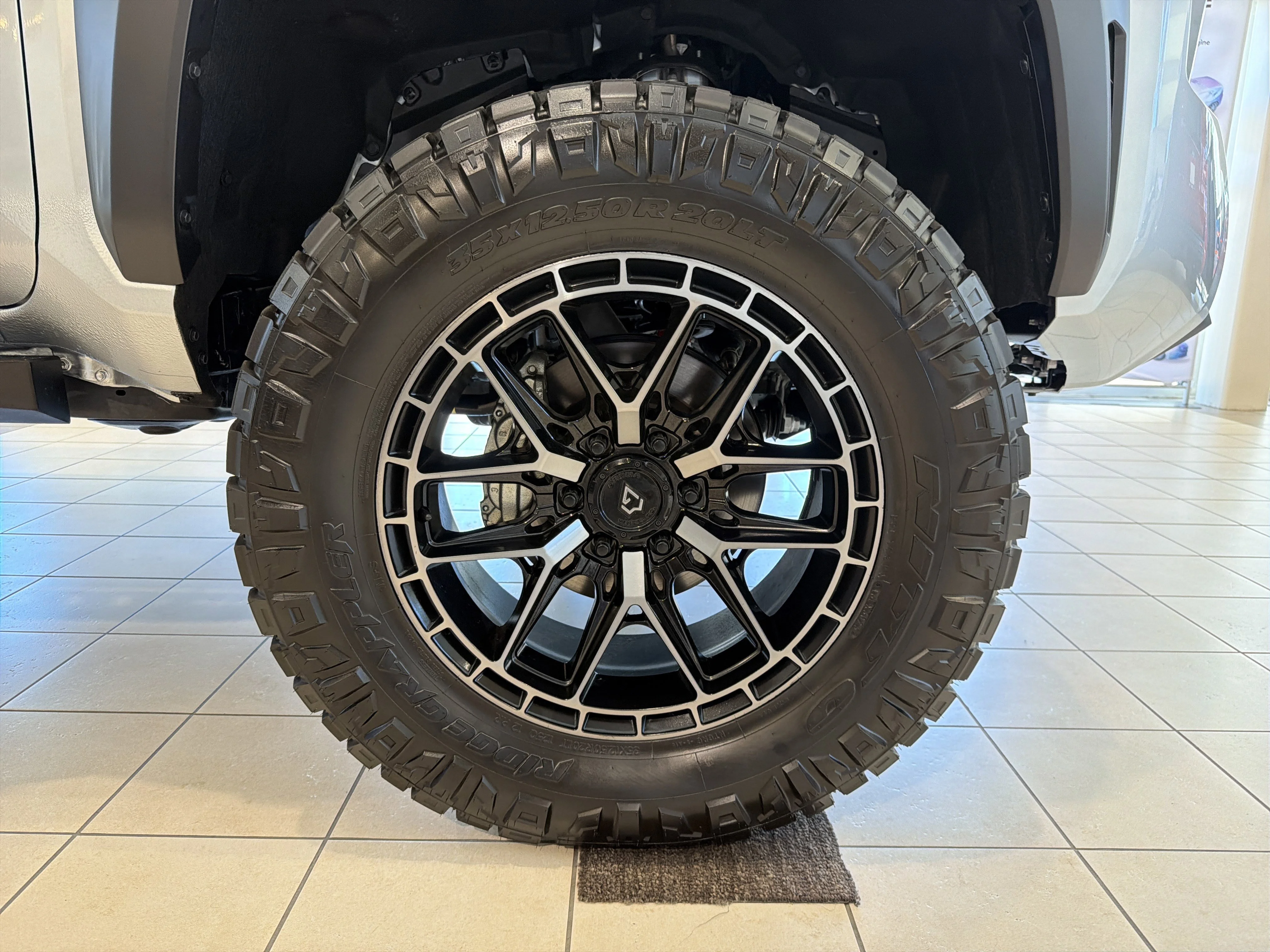 2025 Toyota Tacoma TRD Off Road - Photo 11