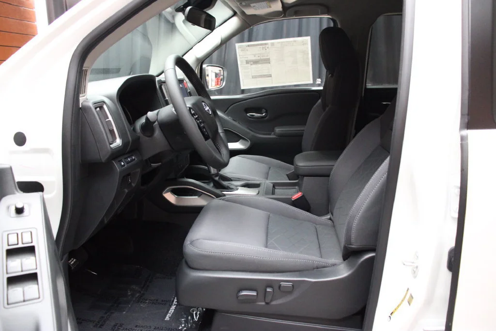 New 2027 Glacier White Nissan Crew Cab SV image 19