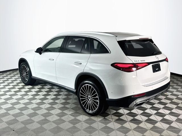 New 2027 Polar White Mercedes-Benz GLC 300 image 5