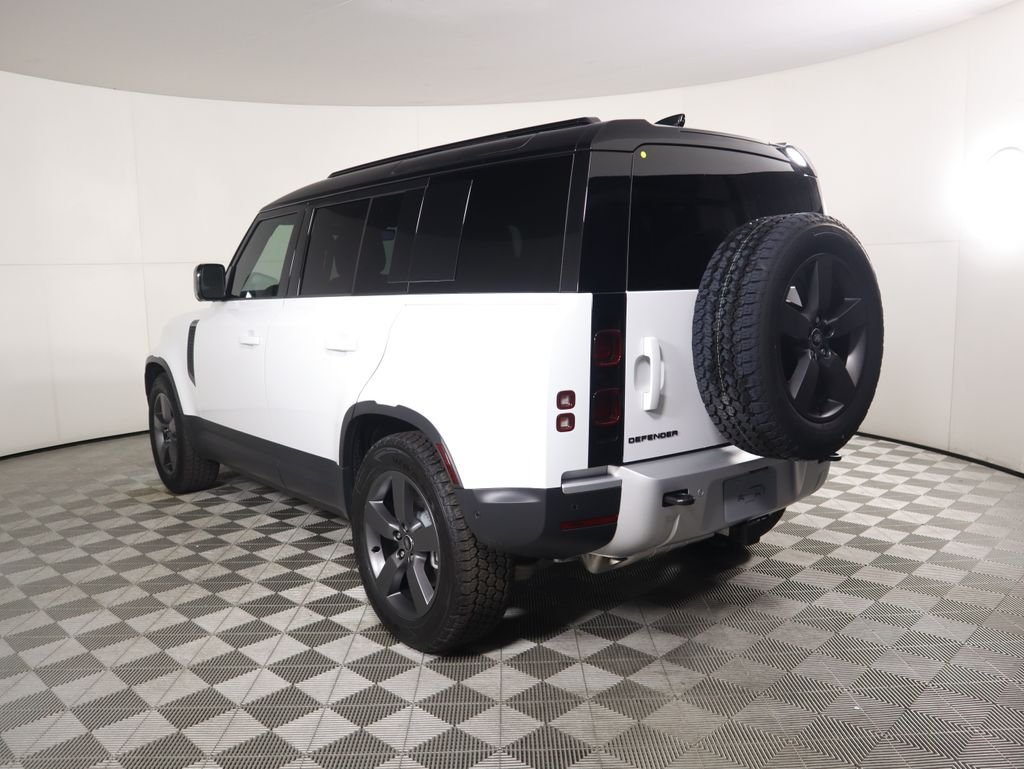 2025 Land Rover Defender S - Photo 7
