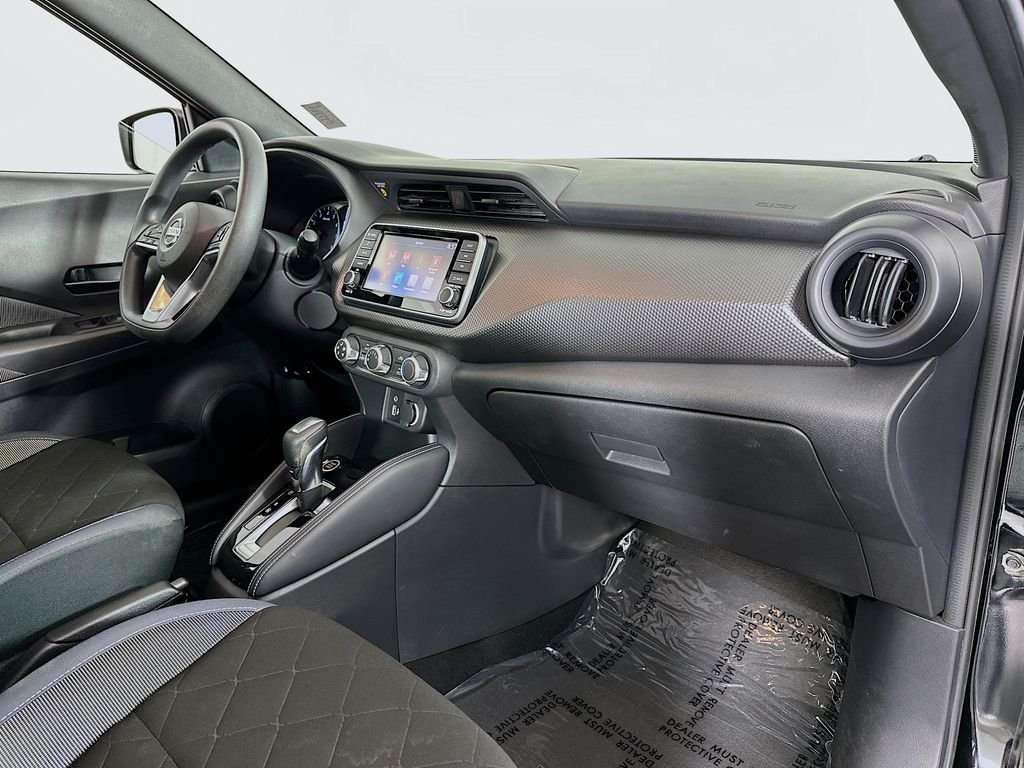 Used 2019 Super Black Nissan S image 27