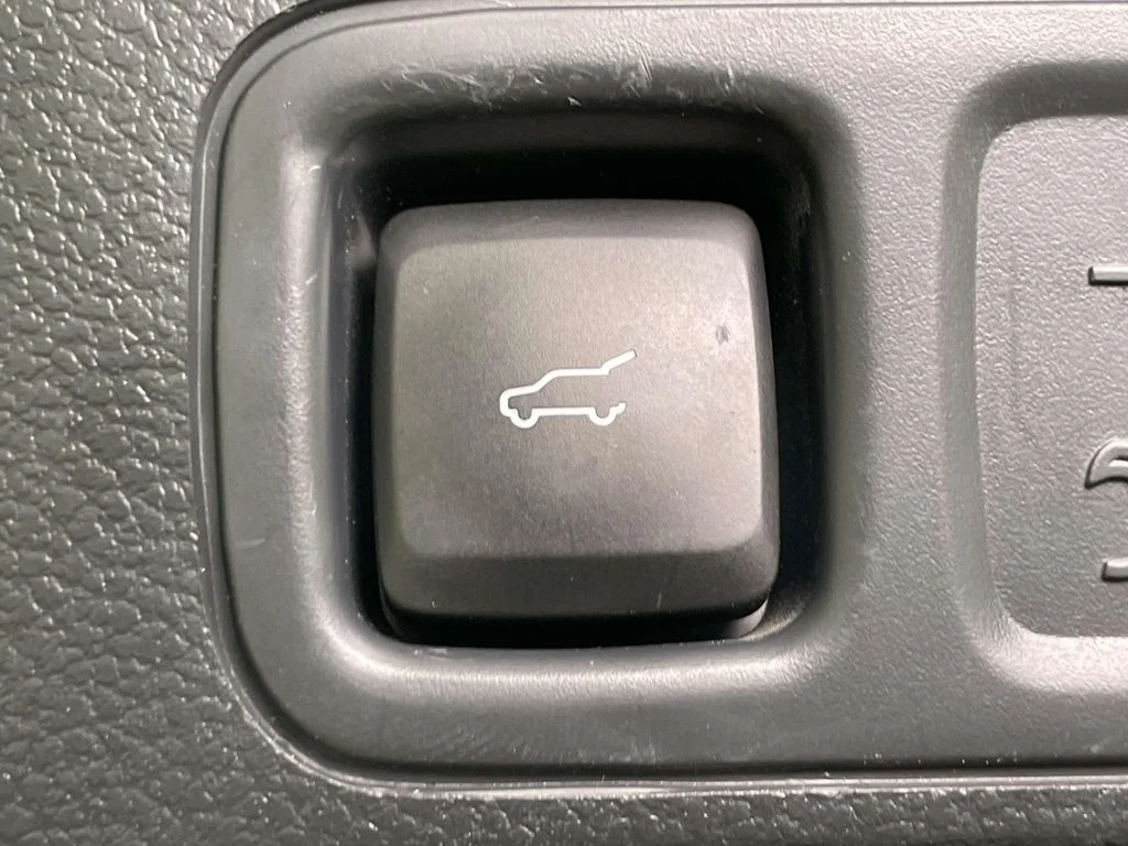 Used 2022 Black Ford Limited image 20