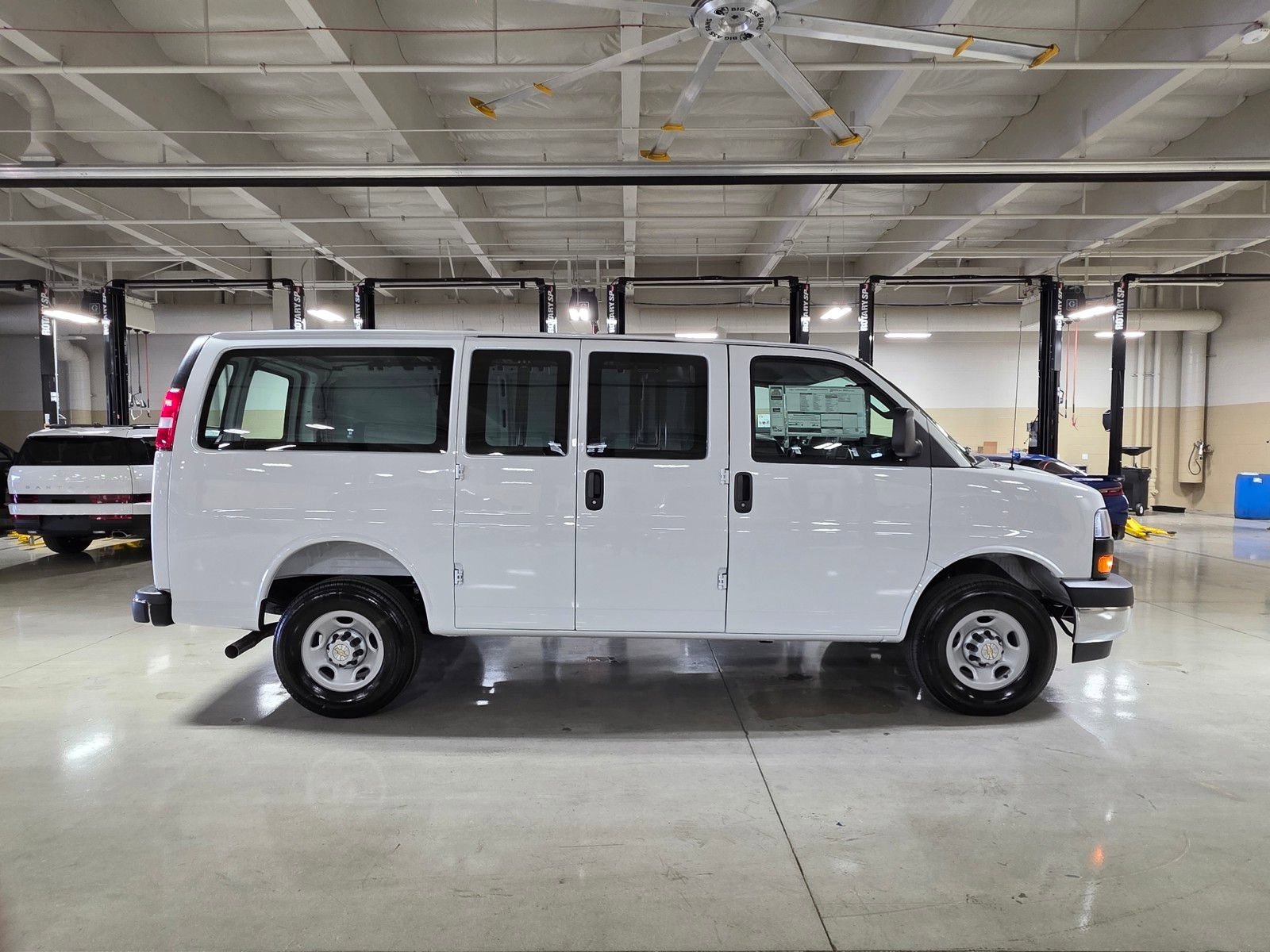 New 2026 Summit White Chevrolet WT image 8