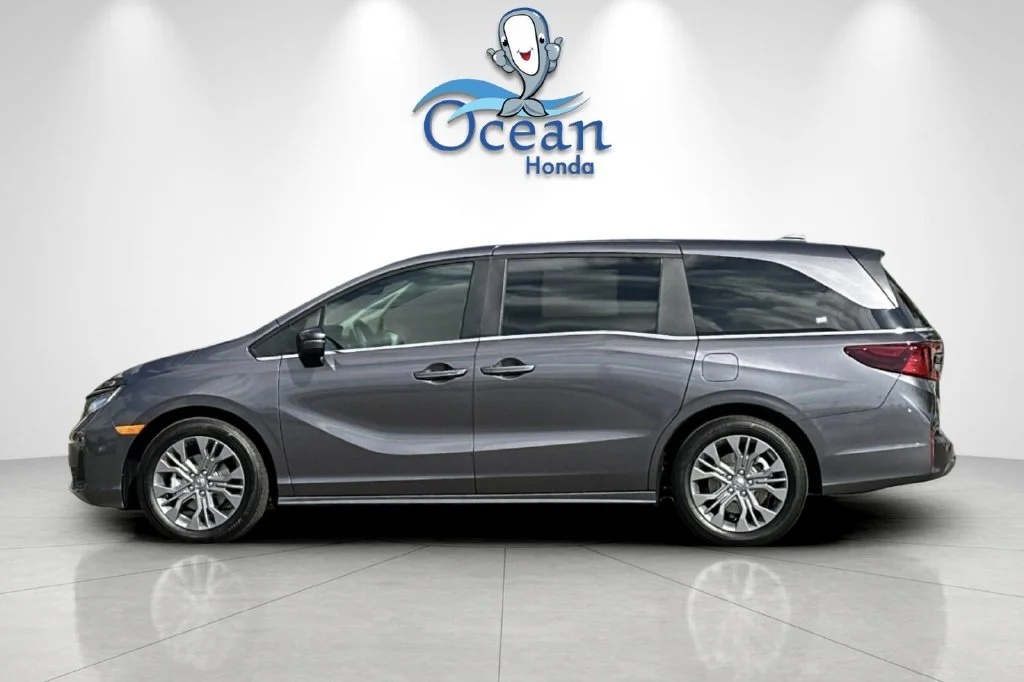 Used 2026 Modern Steel Metallic Honda Touring image 4