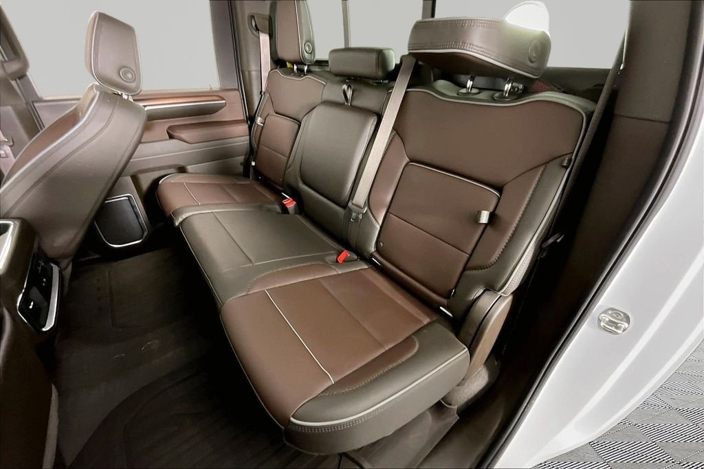 Used 2025 White GMC Denali image 22
