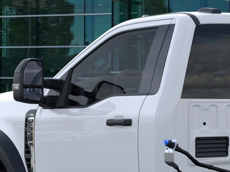 New 2025 Oxford White Ford F-550® XL image 30