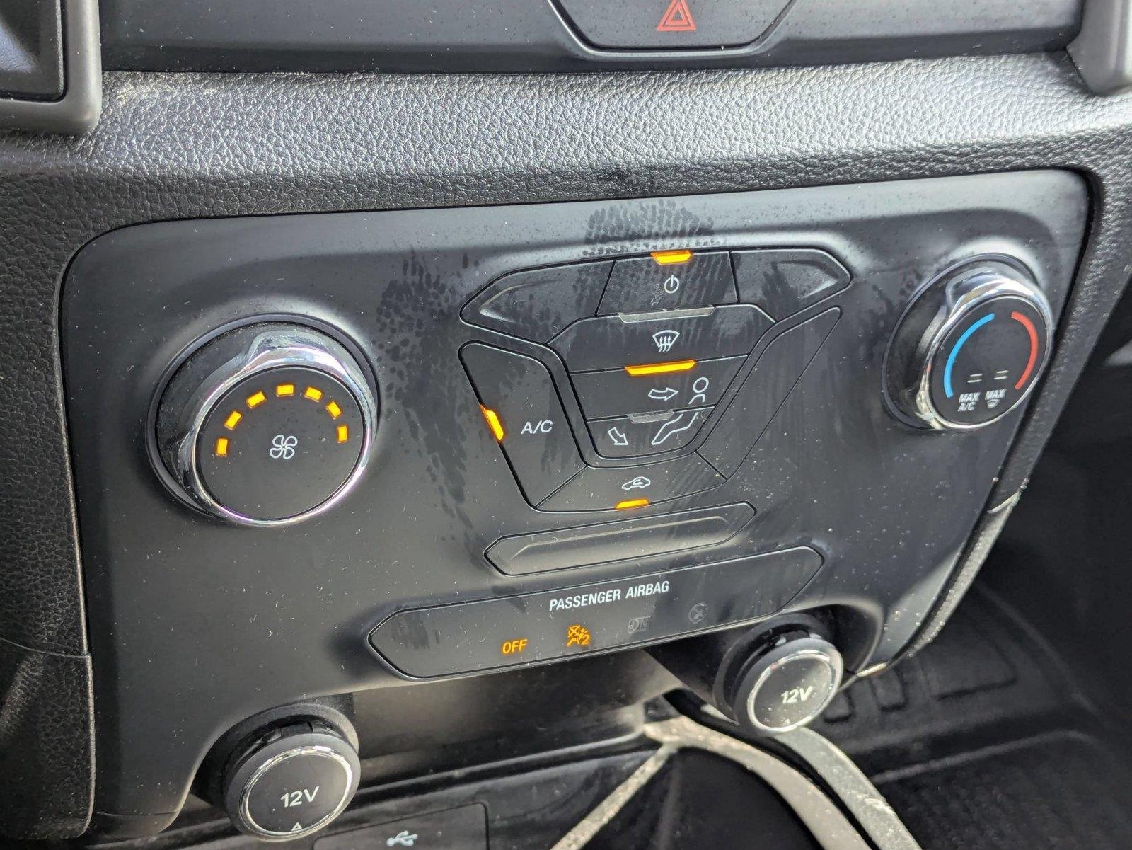 Used 2019  Ford XL image 18