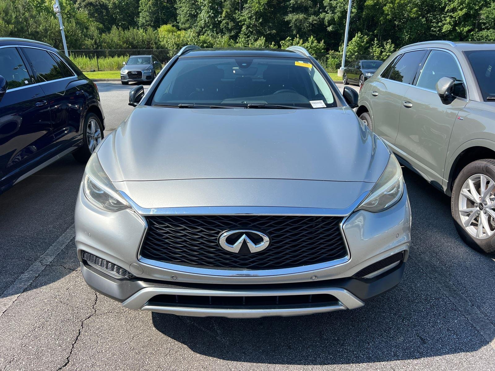 Used 2017 Blade Silver INFINITI Premium image 2