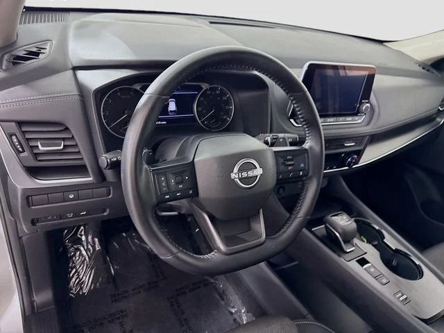 Used 2025 Silver Nissan SV image 9