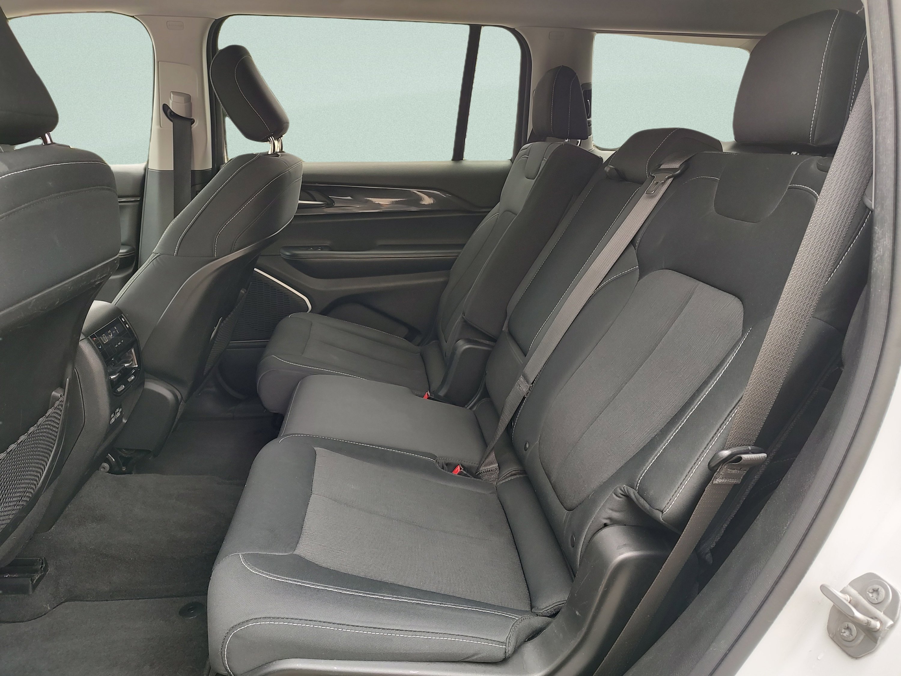 Used 2021 Bright White Clearcoat Jeep Laredo image 27