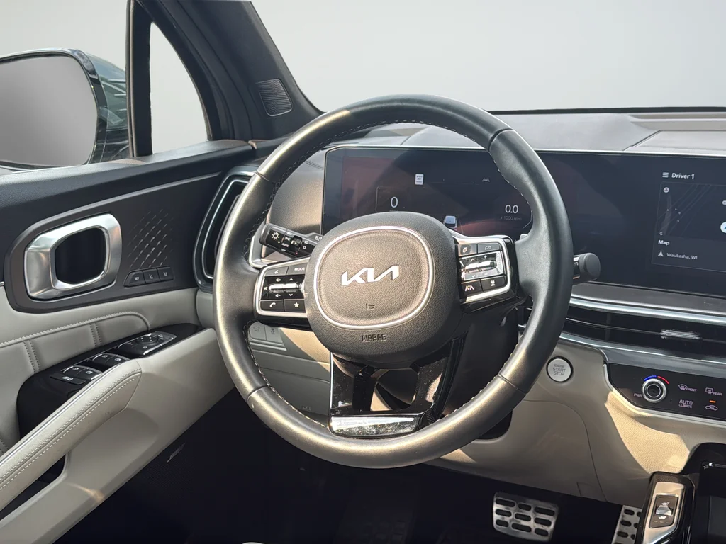 Used 2025 Green Kia SX Prestige image 42
