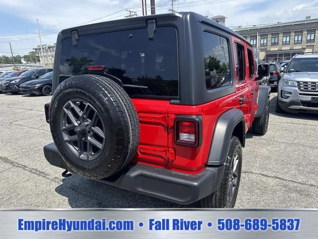 Used 2024 Red Jeep Sport S image 6