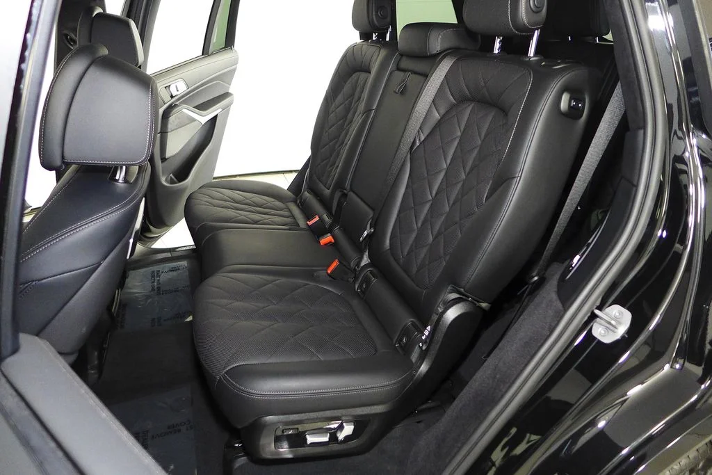 Used 2024 Black BMW xDrive40i image 22