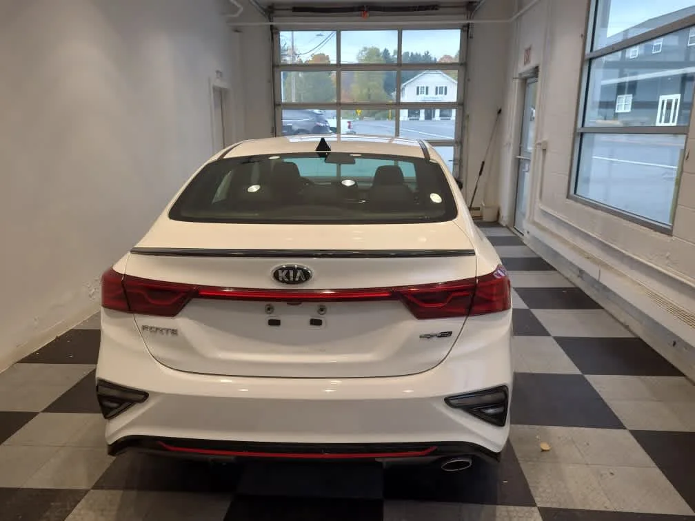Used 2021 Snow White Pearl Kia GT-Line image 4