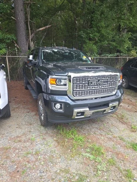 Used 2018 Gray GMC Denali image 3