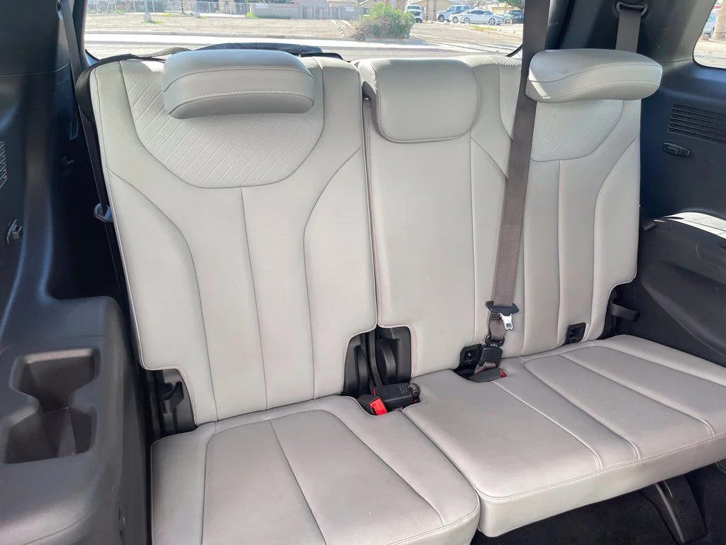 Used 2025 Hyper White Hyundai SEL image 31