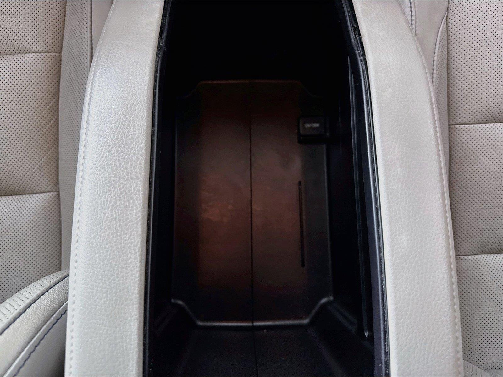Used 2015 Silver Sky Metallic Toyota Limited image 37