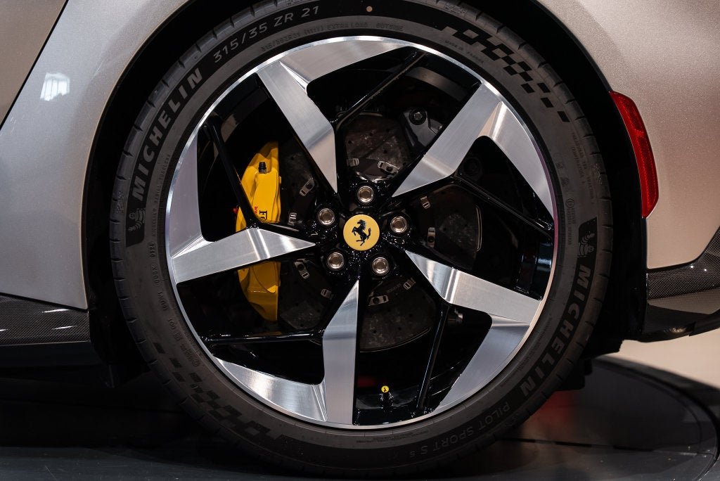 Certified Used 2026 Aluminum Lucido Ferrari Base image 14
