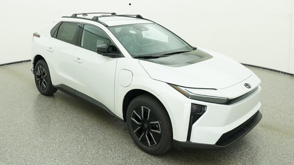 New 2026 Wind Chill Pearl Toyota XLE image 7