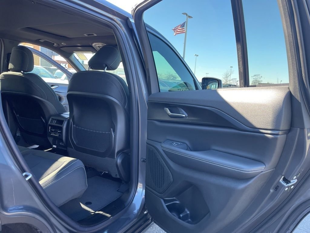 New 2026 Baltic Gray Metallic Clear-Coat Exterior Paint Jeep Laredo X image 34