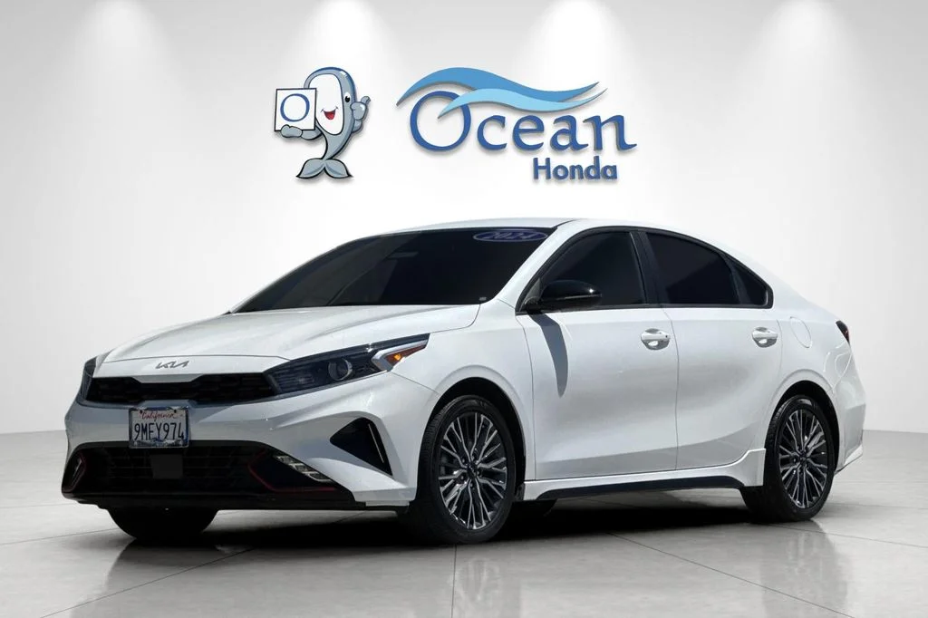 Used 2024 Snow White Pearl Kia GT-Line image 9