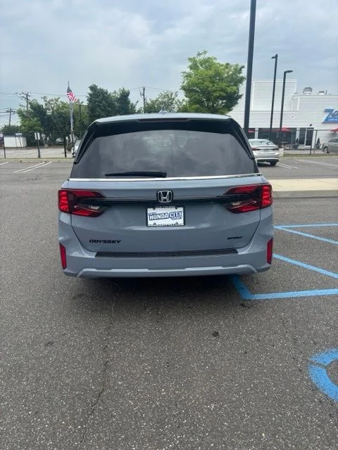 New 2026 Sonic Gray Pearl Honda Sport-L image 4