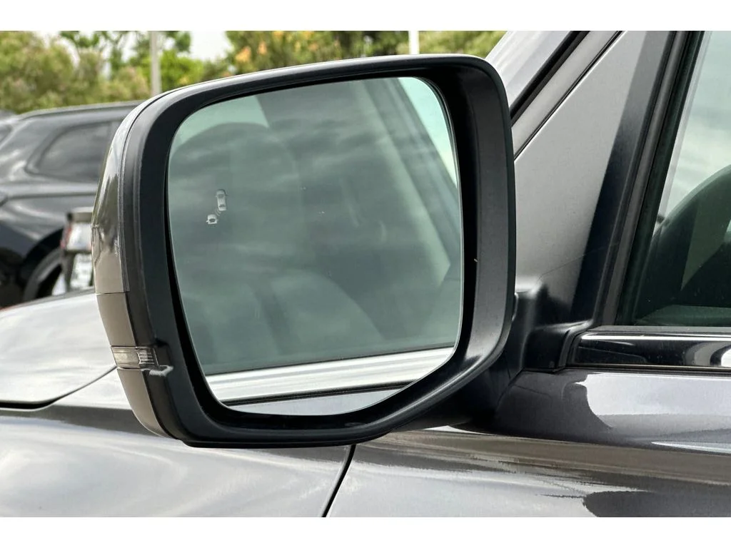 Used 2024 Modern Steel Metallic Honda Touring image 58